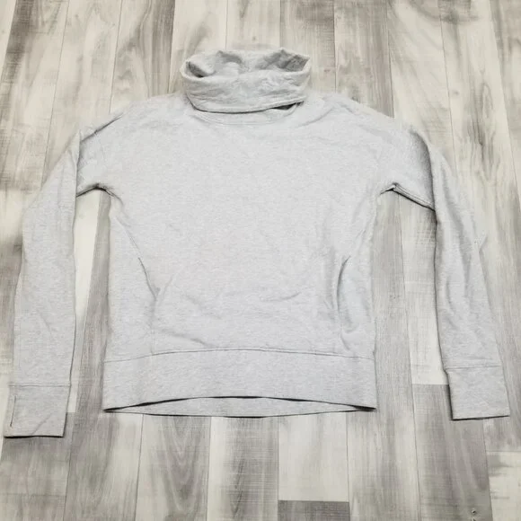 ✅Womens 2 Lululemon Pullover Turtleneck Sweatshirt Lounge/Work Shirt *STAINING - Picture 1 of 12